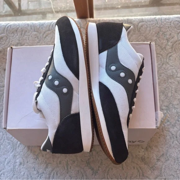 Saucony Hornet White Black Vapor Running Shoes Sneakers NIB